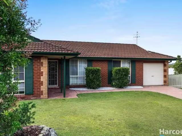 9 Rosebery Avenue, Macquarie Hills, NSW 2285 House for Rent