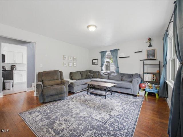 9 Sumter Avenue