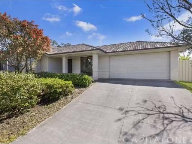 9 Sun Dew Close, Warnervale House for rent Listed by Capital.