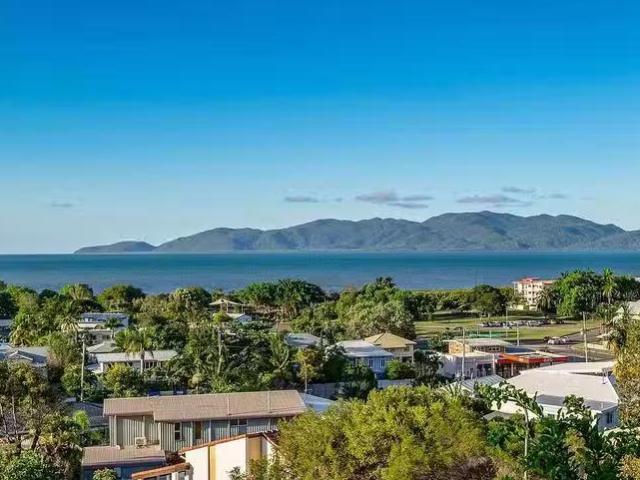 9 Saint James Drive, Belgian Gardens, QLD 4810