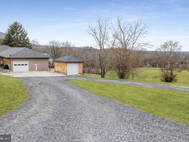9 Schoolhouse Way