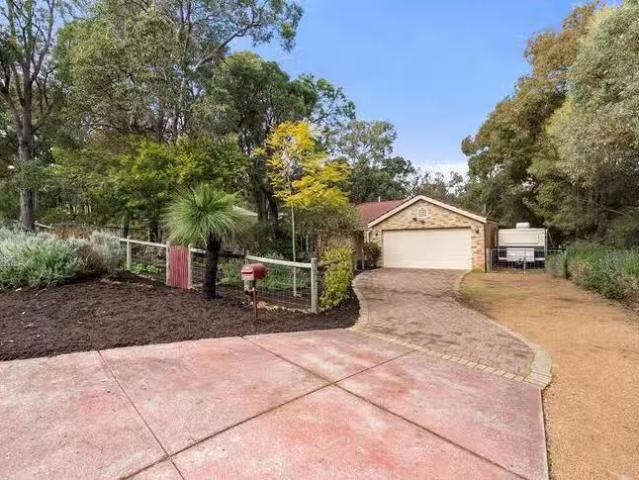 9 Sophia Grove, Roleystone, WA 6111