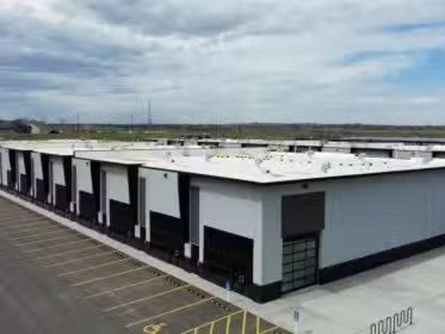 9 Southbank Crescent, Okotoks, AB, T1S 5S8 commercial for sa.