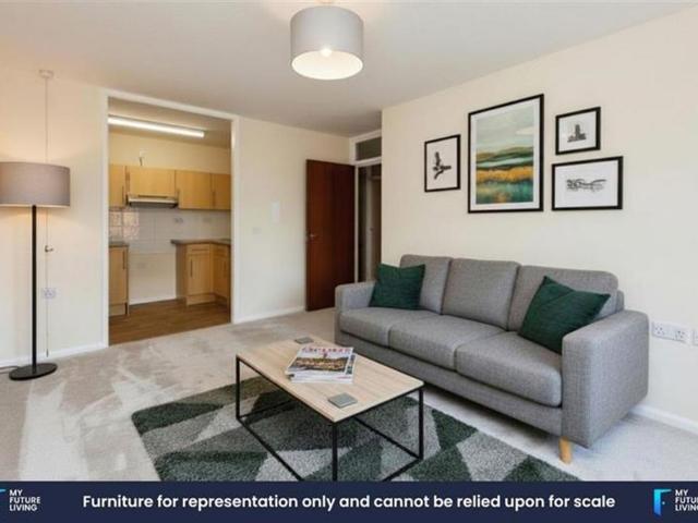 9 Sovereign Court, Henry Street GL1 2 bed retirement property to rent £995 pcm £230 pw
