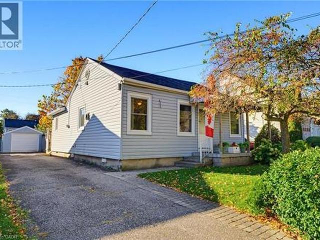 9 Spencer Avenue, Dundas, ON, L9H 1E7 house for sale | Listing ID 40872 | Royal LePage