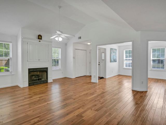 9 Twin Oaks Circle