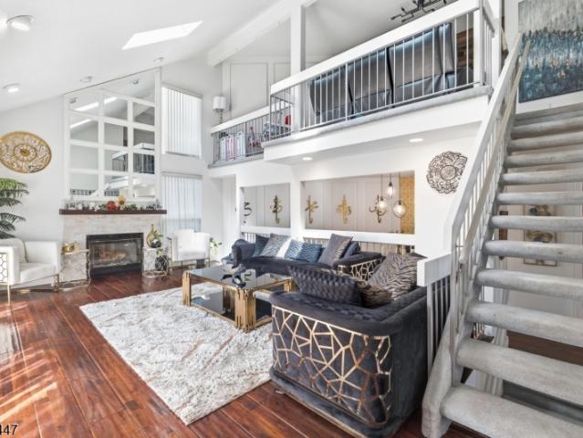9 Talbot St