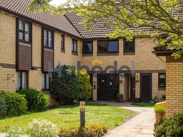 9 The Paddocks, Martlesham Heath, Ipswich IP5, 2 bed flat to rent, £950 pcm | PrimeLocation