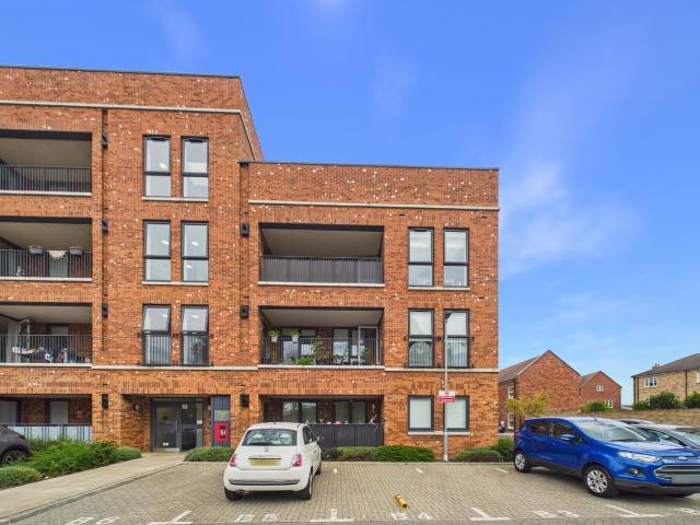 9 Thorneycroft Road, Whetstone, London N20, 2 bed flat to rent, £2,450 pcm | PrimeLocation