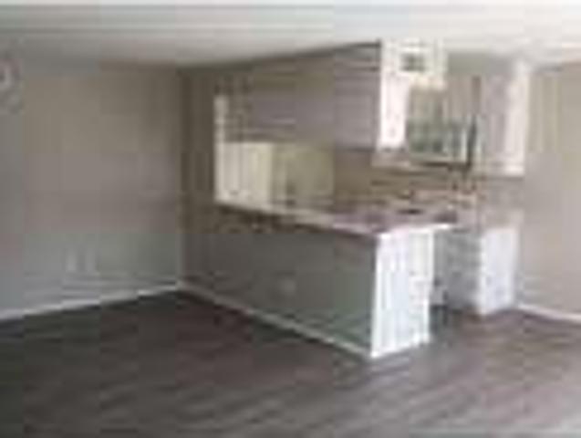 9 upstairs unit 1550 monthly Move in special!