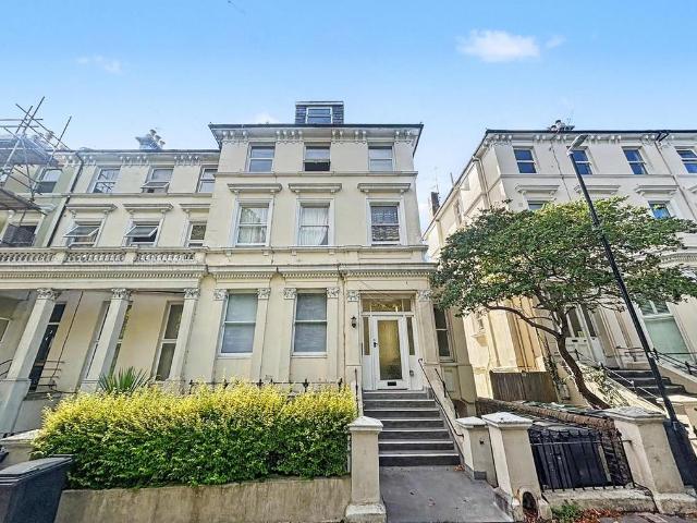 9 Upperton Gardens, Eastbourne 1 bed flat to rent £925 pcm £213 pw