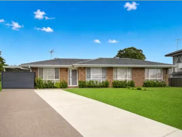 9 Usher Close, Abbotsbury House for rent Listed by Ronald Nae.