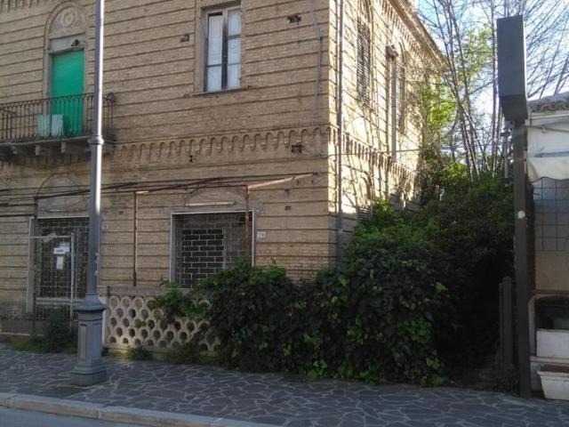 9 vani 300mq