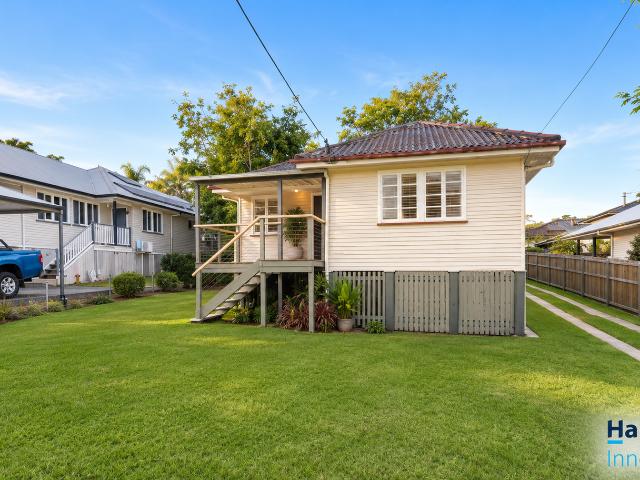 9 Vickers Street, CARINA HEIGHTS, QLD 4152