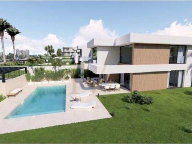 9 villas independientes de lujo con piscina privada a solo 150 m de la playa