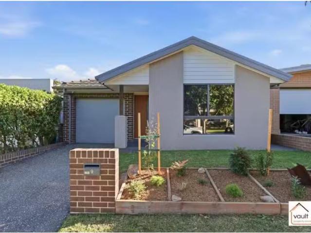 9 Wallbank Way, Bulli House for rent Listed by Tracey Hain of.