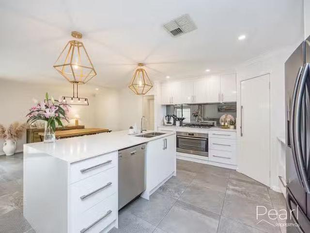 9 Watkins Loop, Tapping, WA 6065