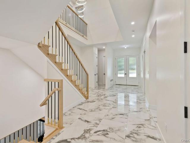 9 Wendover Lane