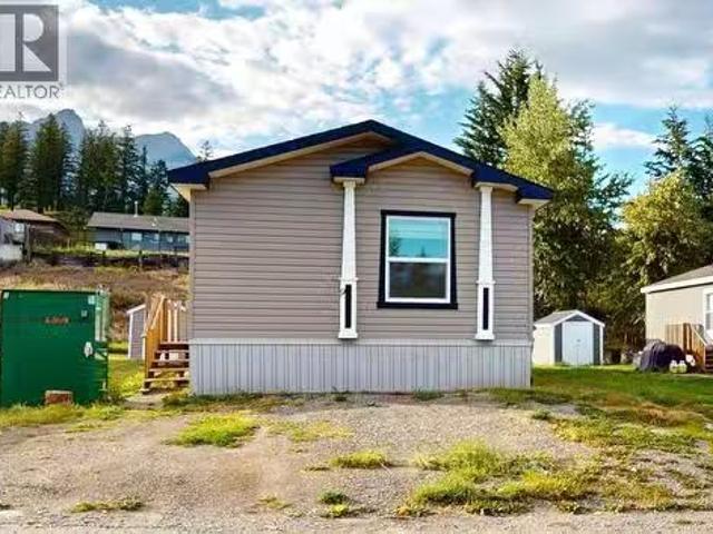 9 Wilderness Heights Drive, Elkford, BC, V0B 1H0 house for s.