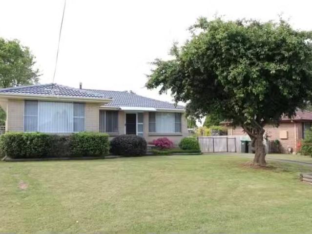9 Wilson Street, MOSS VALE House for rent Listed by Emma Crow.