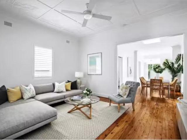 9 Winchester Road, Clovelly Townhouse for rent Listed by Ambe.