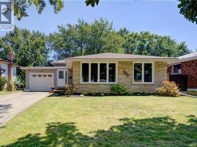 9 Winding Way, Brantford, ON, N3R 3S1 house for sale | Listing ID 40846 | Royal LePage
