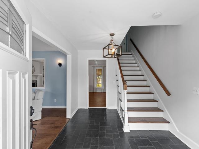 9 Windsor Drive