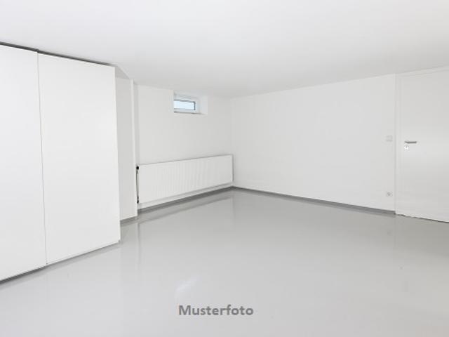 9 Wohnungen, Büro und Lagergebäude
