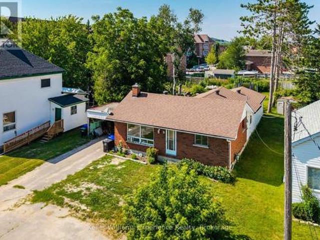 9 Wolfe Street, Penetanguishene, ON, L9M 1B9 house for sale | Listing ID S13844 | Royal LePage