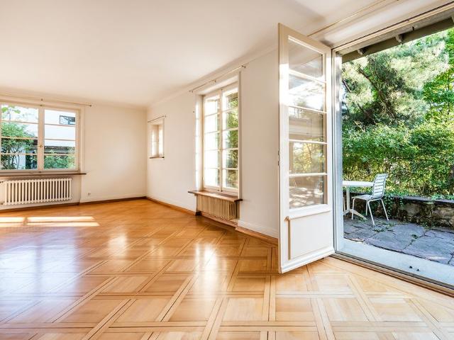 9½ Zimmer Landhaus mit grossem Garten und viel Privatsphäre