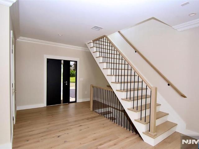 9 02 3rd Street, Fair Lawn, US, NJ