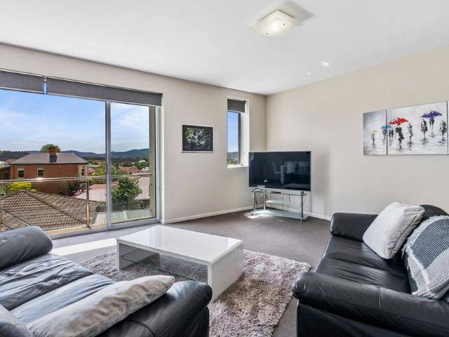 9 / 15 Lansdowne Crescent, West Hobart