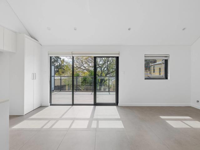 9 / 164 Cathedral Street, Woolloomooloo NSW 2011 | BresicWhitney