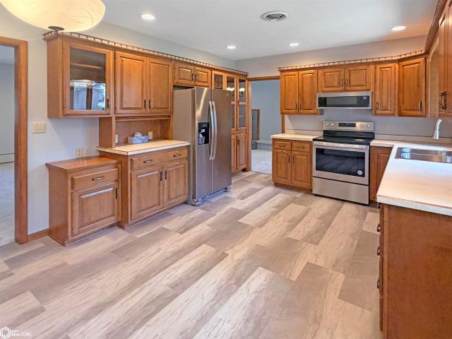9 19th Avenue NE