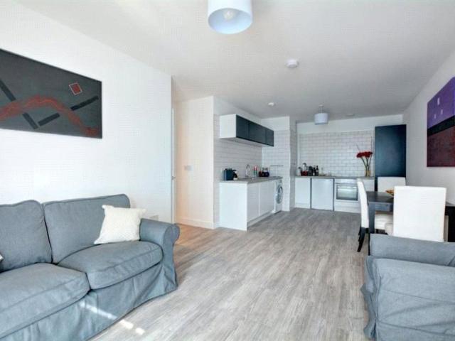 9 13 Elmfield Road, Bromley BR1, Studio to rent, £1,250 pcm | PrimeLocation