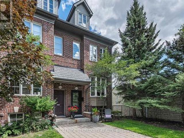 9 265 Van Dusen Boulevard, Toronto, ON, M8Z 3J2 house for sale | Listing ID W13748 | Royal LePage