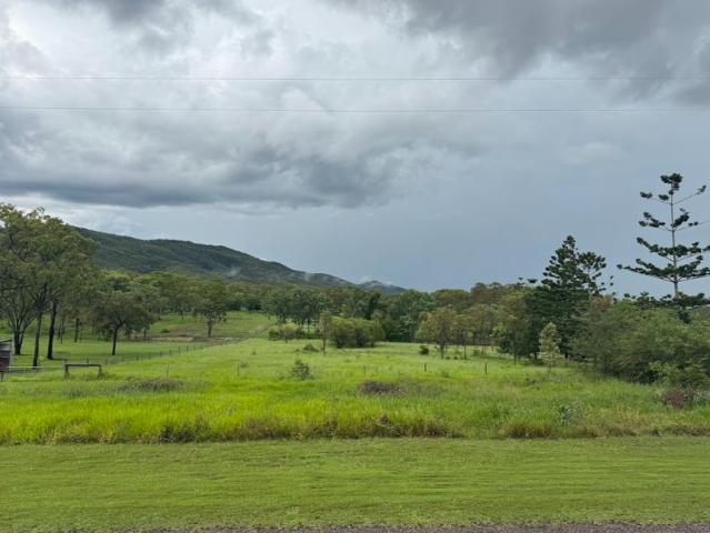 9.3 acres in Flaggy Rock Clairview/Carmila with power and permanent water