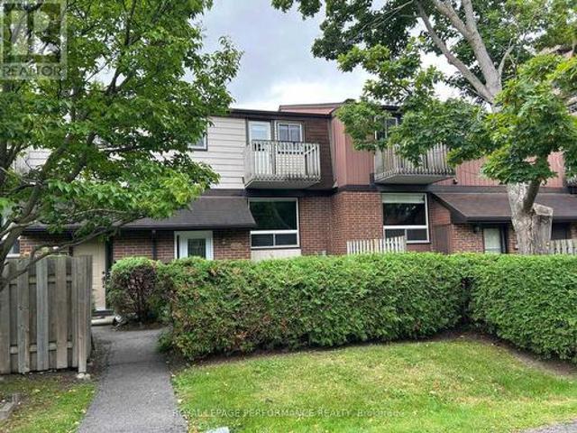 9 402 Montfort Street, Ottawa, ON, K1L 8G7 townhouse for sale | Listing ID X13722 | Royal LePage