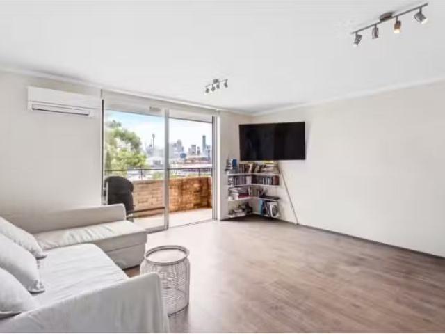 9a Cook Street, Glebe Apartment for rent Listed by Dylan Henr.