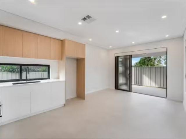 9A Grebe Place, Hinchinbrook House for rent Listed by Oneagen.