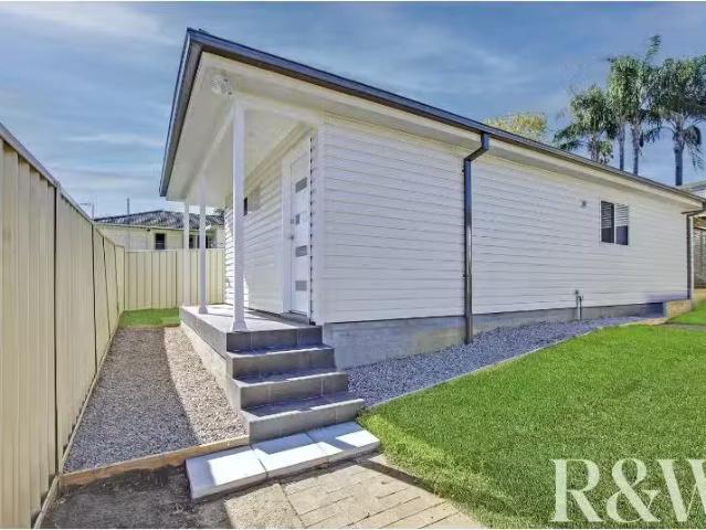 9A Nella Dan Avenue, TREGEAR Property for rent Listed by Root.