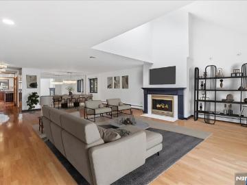 9B Cove Lane