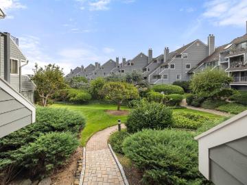 9E Cove Lane # 9E