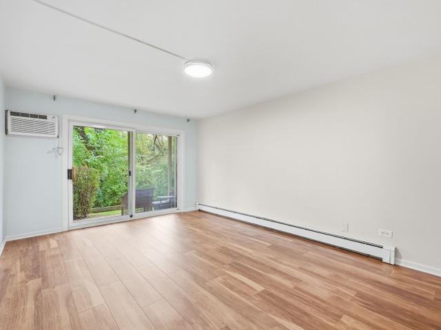 9S110 Lake Drive # 104