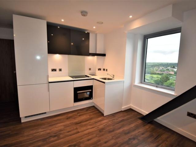 9th Floor Churchill Place, Basingstoke RG21, 1 bed flat to rent, £950 pcm | PrimeLocation