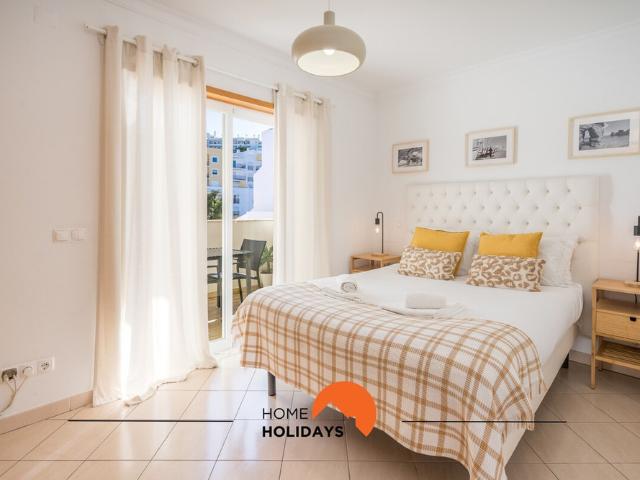 #001 Apartamento Veríssimo by Home Holidays