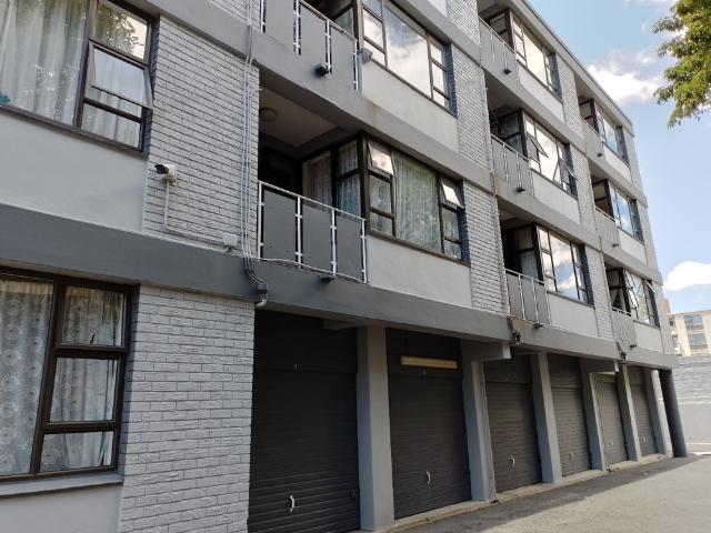 002 Villa Francaise, 26 Liesbeek Road West, Rosebank, Cape Town