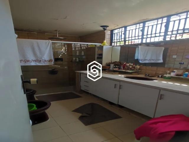 0033 Casa para venda possui 300 metros quadrados com 3 quartos em Fátima Teresina PI