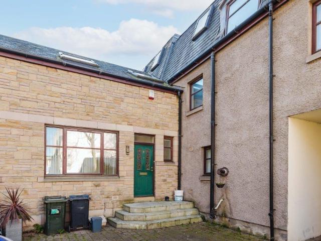 0061L Gayfield Place Lane, Edinburgh. 3 bed duplex to rent £1,725 pcm £398 pw