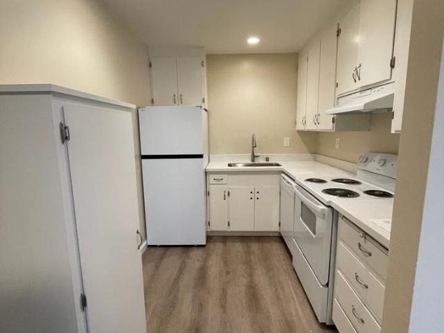 0087 1521 Lago St. 2 Bedroom Apartment for Rent at 1521 Lago St, San Mateo, CA 94403 Marina Lagoon